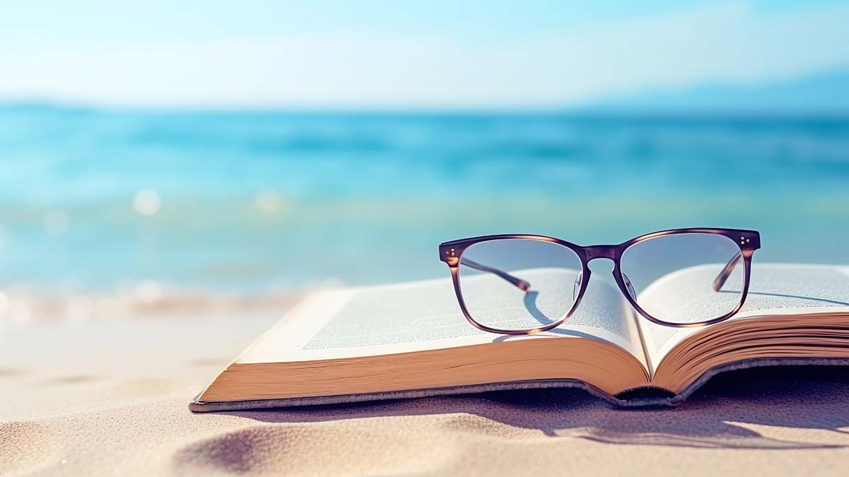 17 Must-Read Books for Sales Pros This Summer