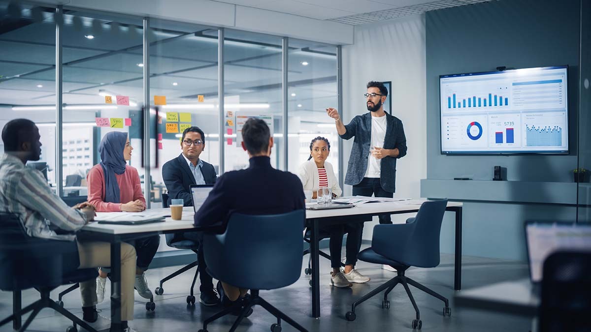6 Strategies to Help SDR Leaders Drive Sustainable Team Growth