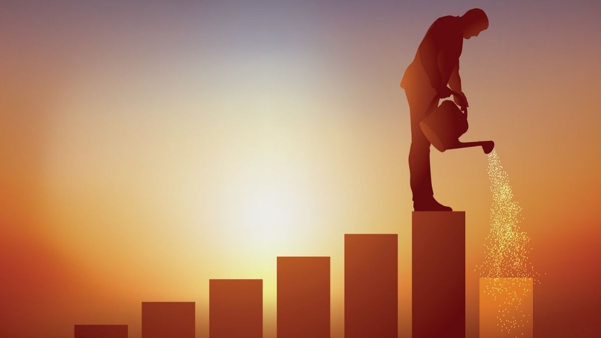 How To Know When It’s Time to Scale Your Sales Enablement Strategy