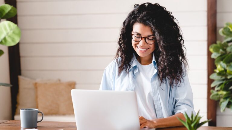 How to Create a Sales Training Program that Sellers Actually Like